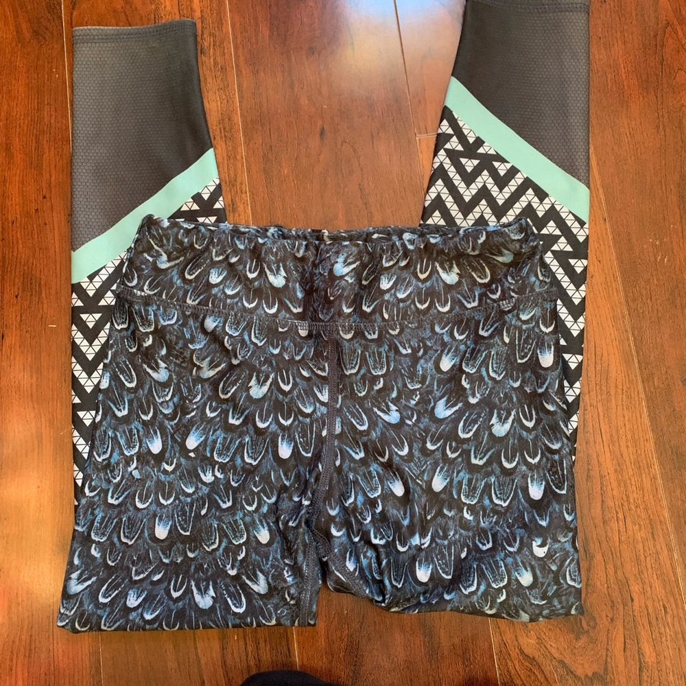 Athletic leggings